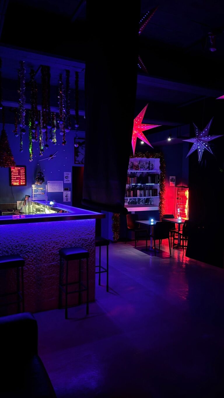 5585d35d 184d 4445 a9dc bbae19b9ca8a 768x1365